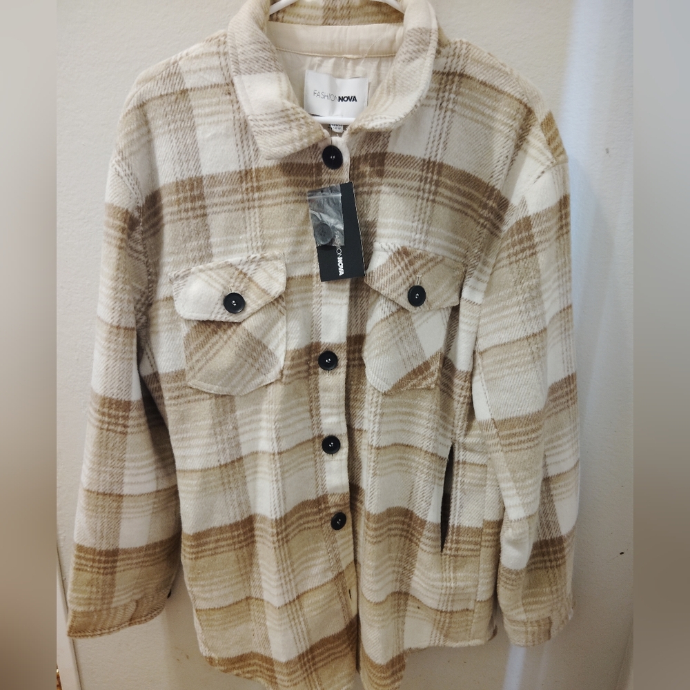 🦋Fashion Nova Plaid Shirt Jacket